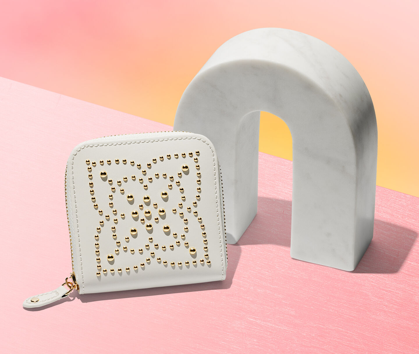 A Jewellery Case or Ring for the Classically Elegant