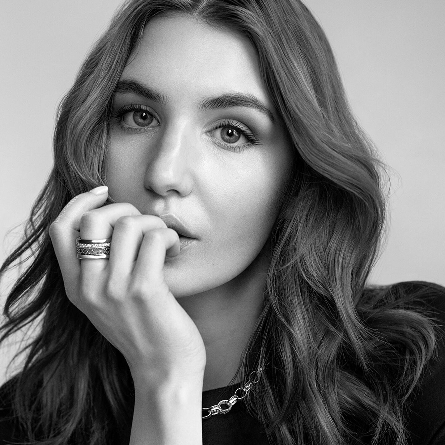 Sophie Nelisse wearing the Birks Dare to Dream jewellery collection.