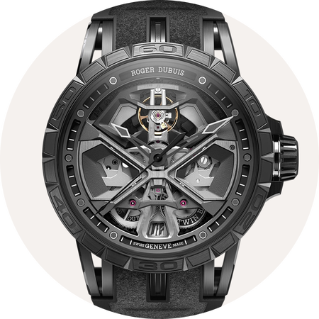 Montre Roger Dubuis Excalibur sur un fond beige.