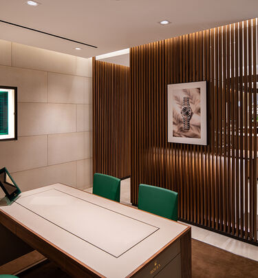 discover our luxury rolex showroom - Maison Birks