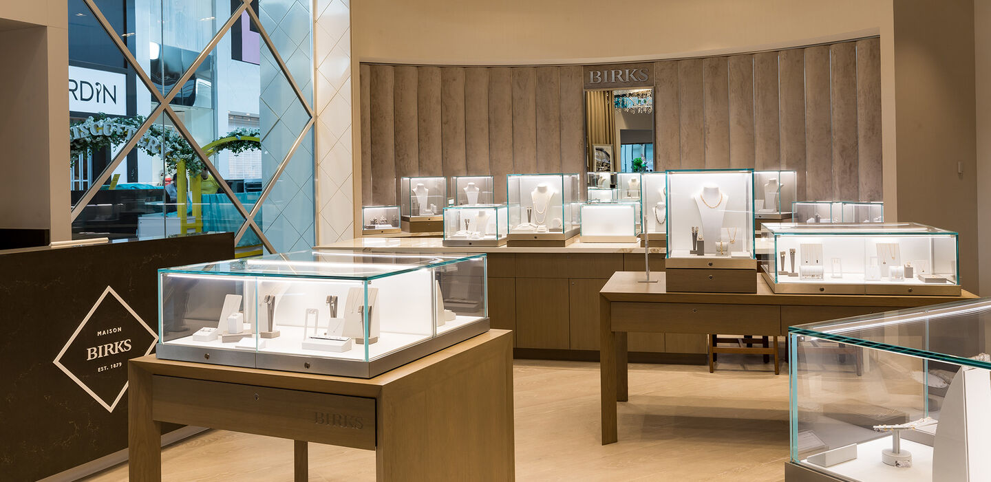 The showcases at Maison Birks CF Carrefour Laval.