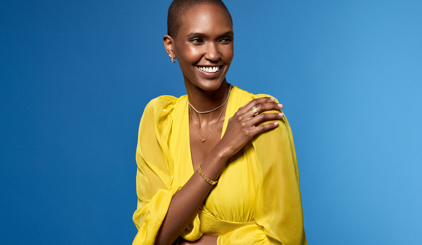 A woman wearing diamond jewellery from Maison Birks.