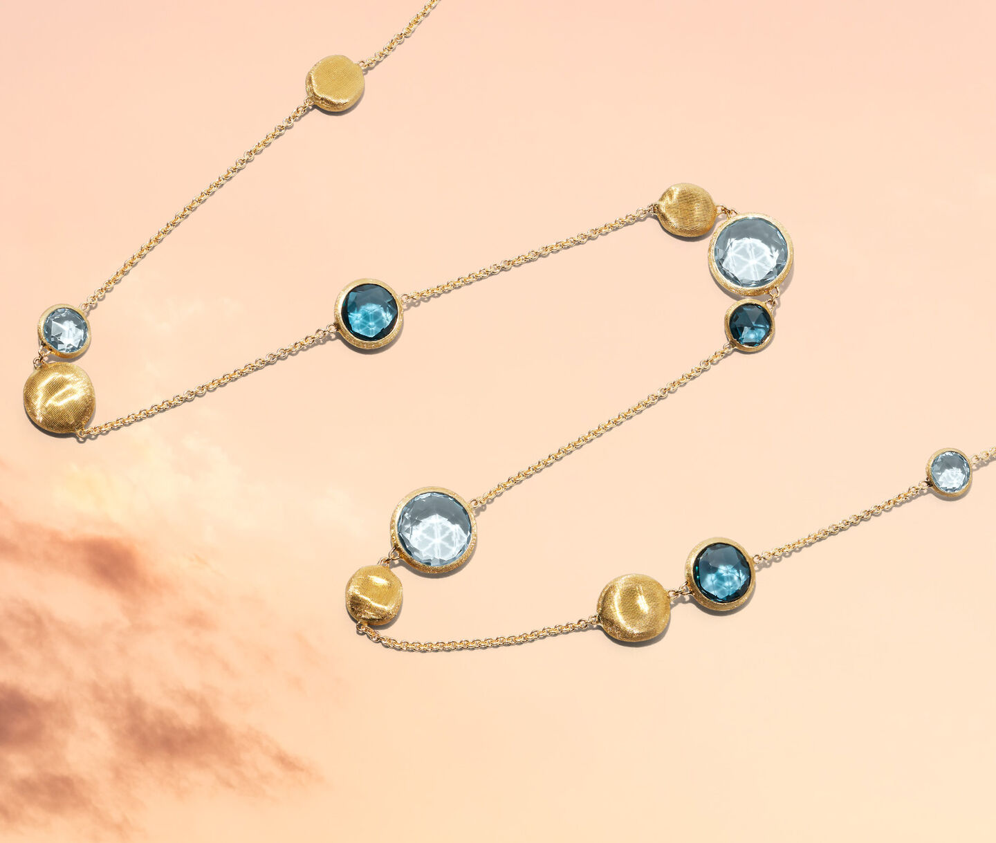 Pierres color&eacute;es