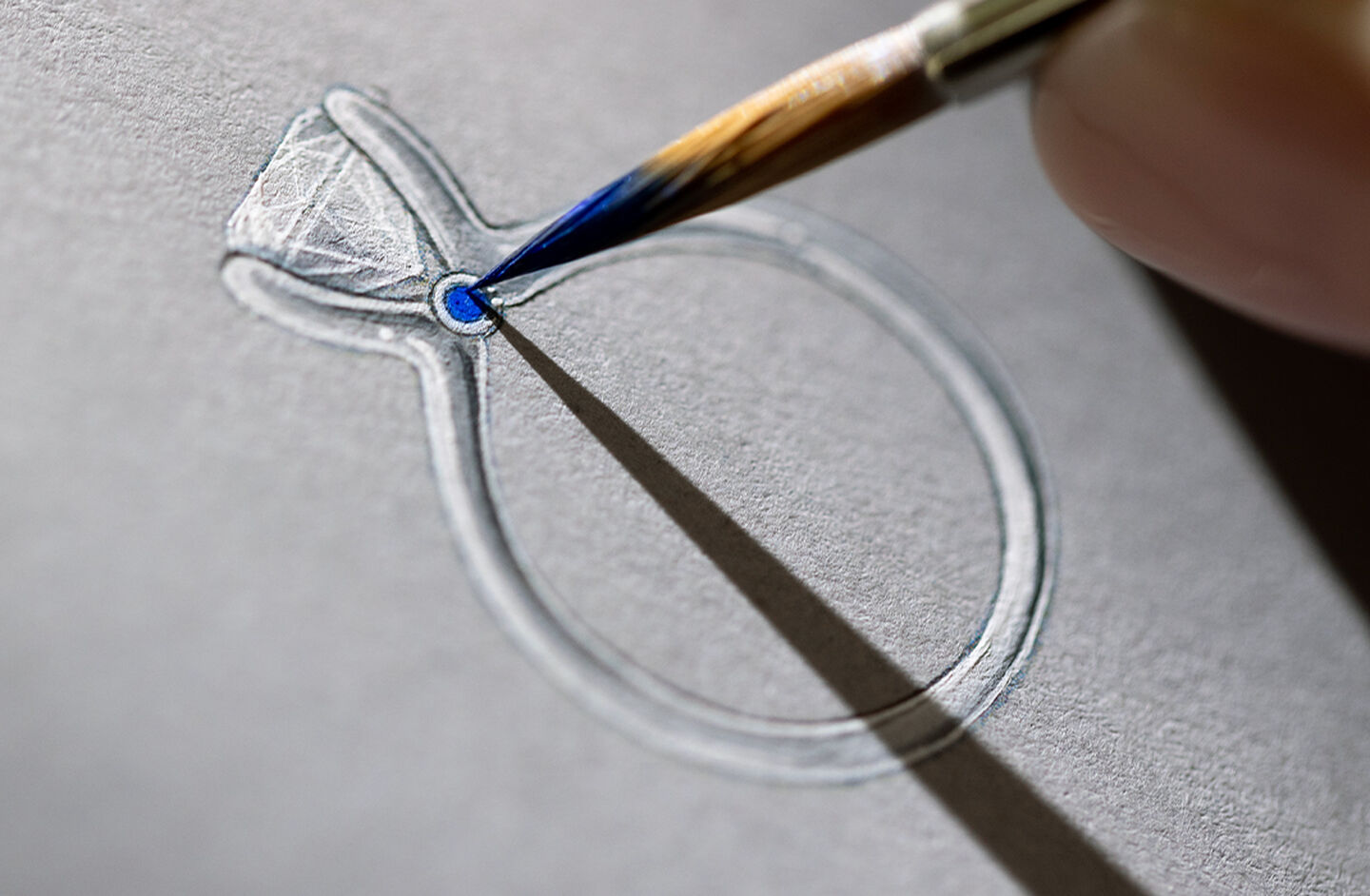 Illustration d'une bague de fiançailles Birks Blue.
