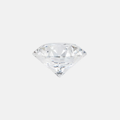Diamant brut Birks sur un fond gris clair.