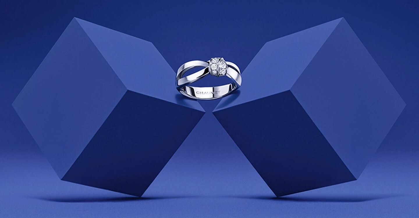 Chaumet Liens ring between two blue boxes