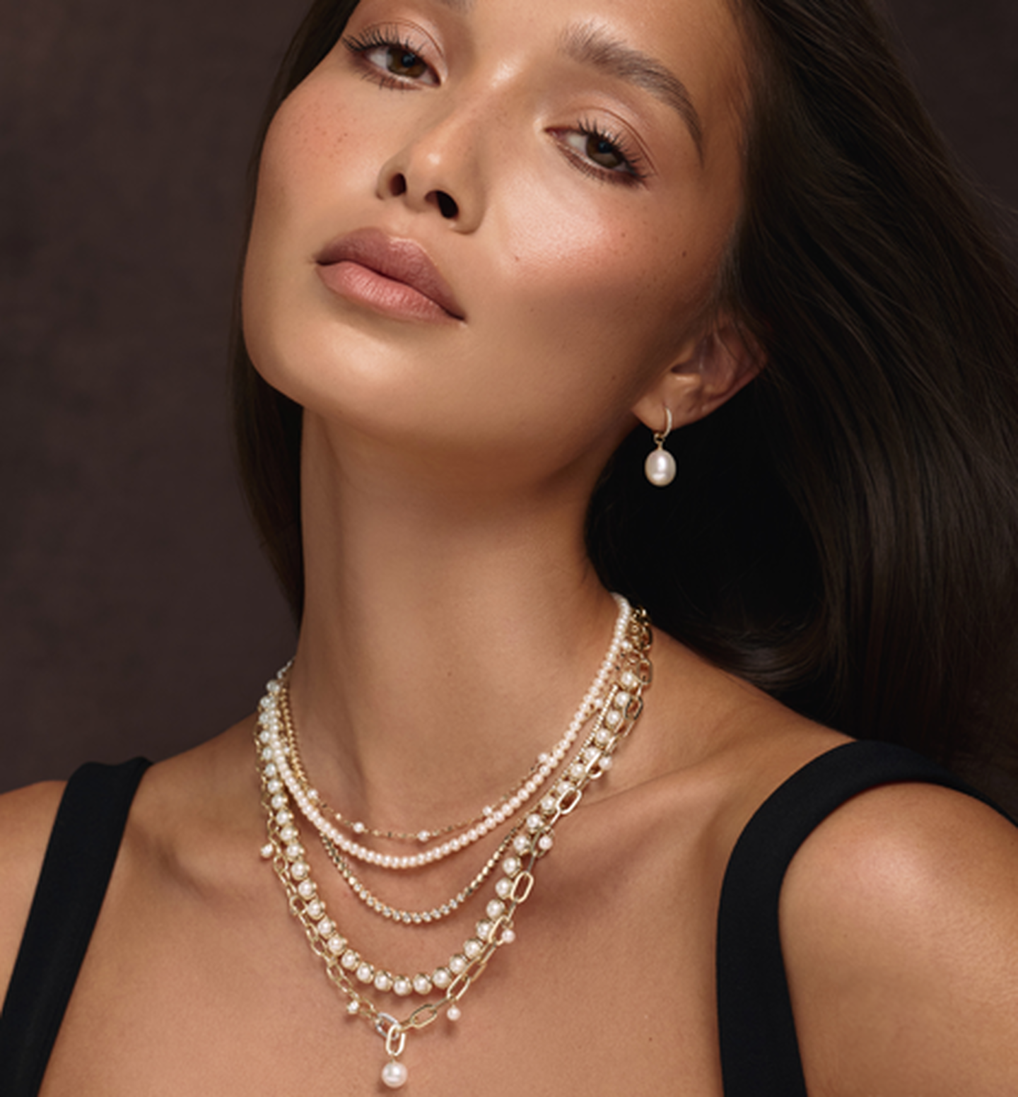 Bijoux Shy Creation sur une mannequin.