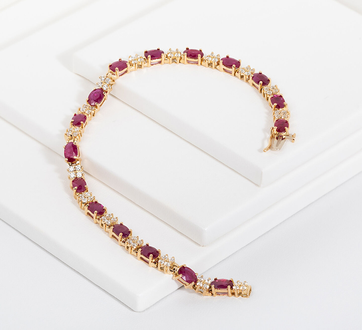 Maison Birks Salon ruby and yellow gold bracelet