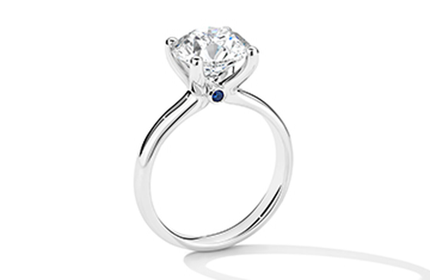 Birks Blue Bague de fiançailles solitaire diamant rond avec accent saphir