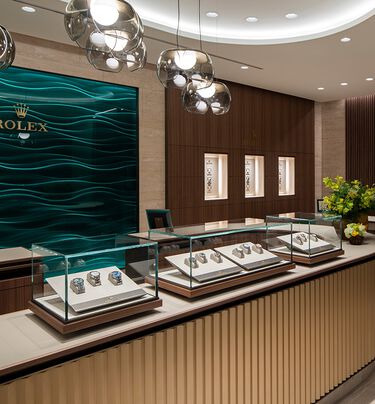 Meet our Rolex Team | Maison Birks
