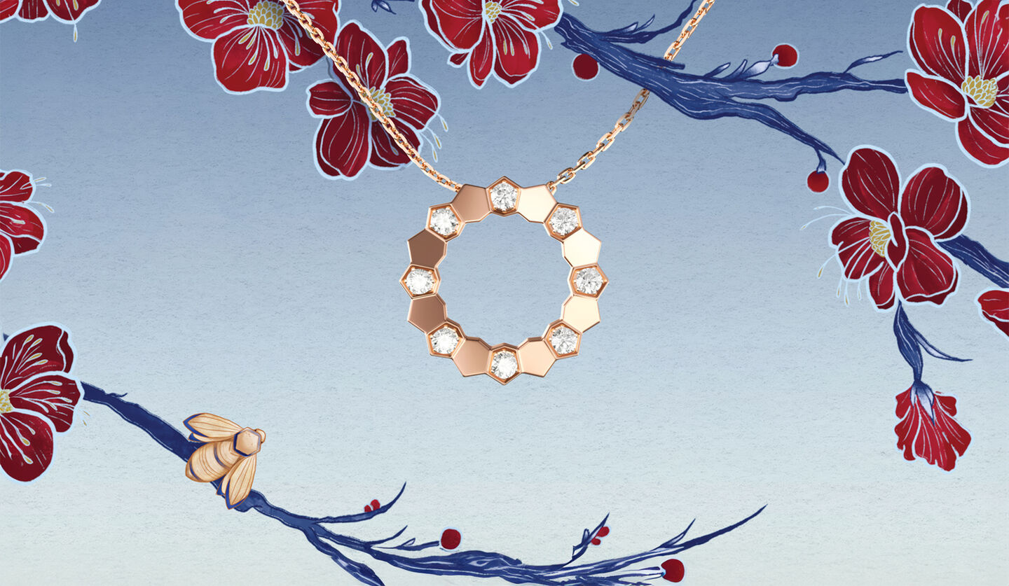 Bee de Chaumet diamond and rose gold pendant.