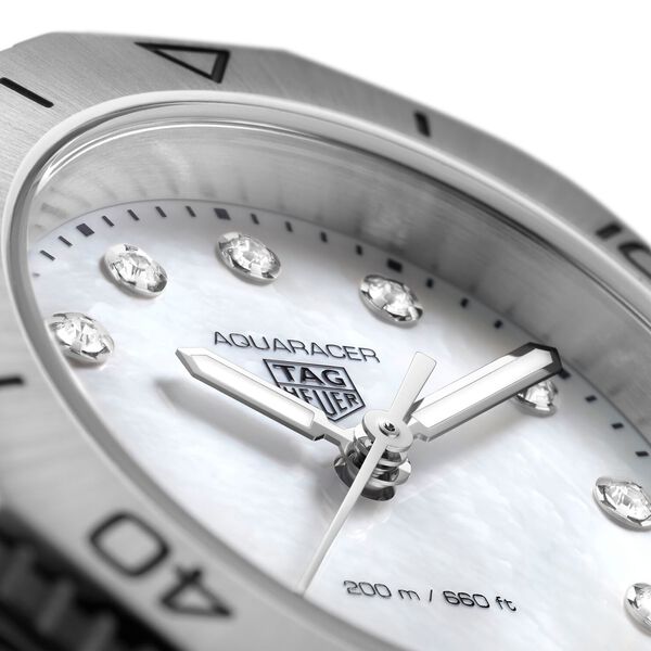 Aquaracer Professional 200 30 mm quartz en acier inoxydable et diamants