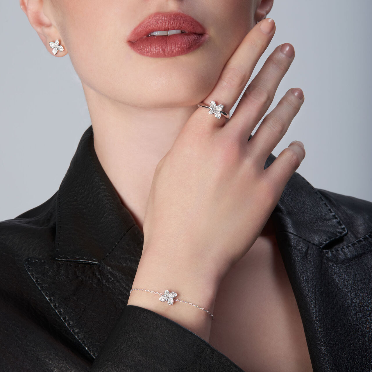 Pasquale Bruni Petit Garden Micro White Gold and Diamond Pav&eacute; Bracelet 16800B image number 1