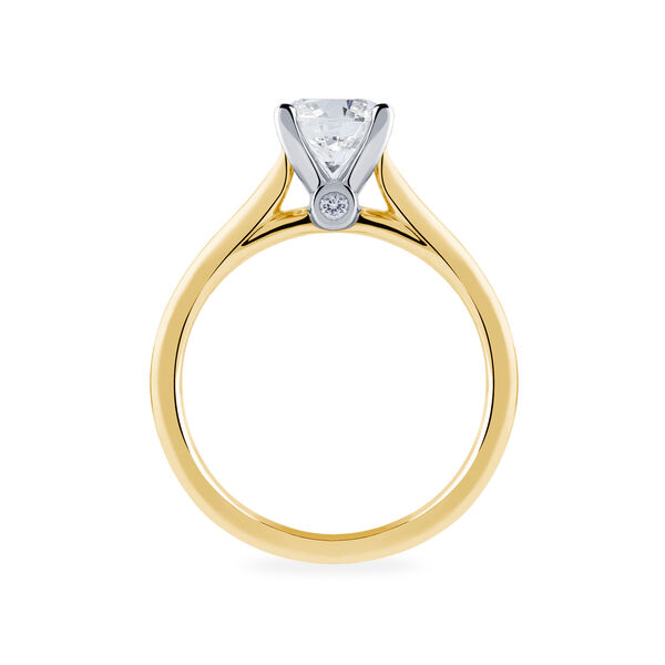 Bague de fiançailles en or jaune à diamant solitaire rond