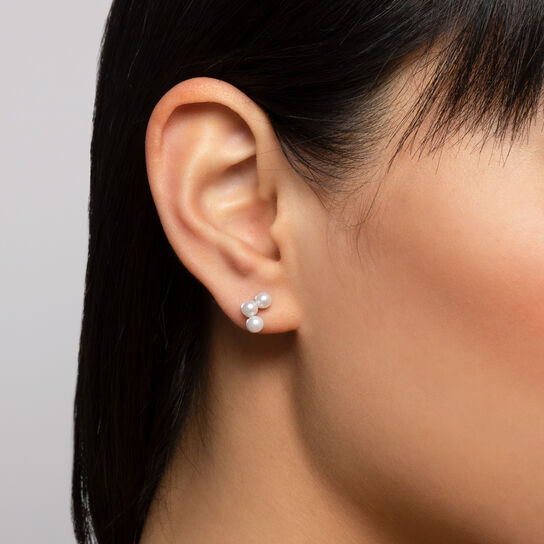 bijoux birks essentials freshwater pearl stud earrings on model image number 1