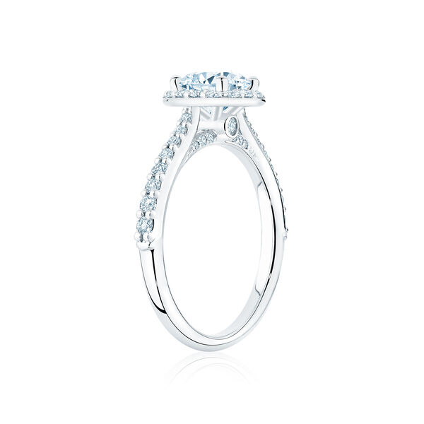 Bague de fiançailles à diamant rond à simple halo avec anneau serti de diamant