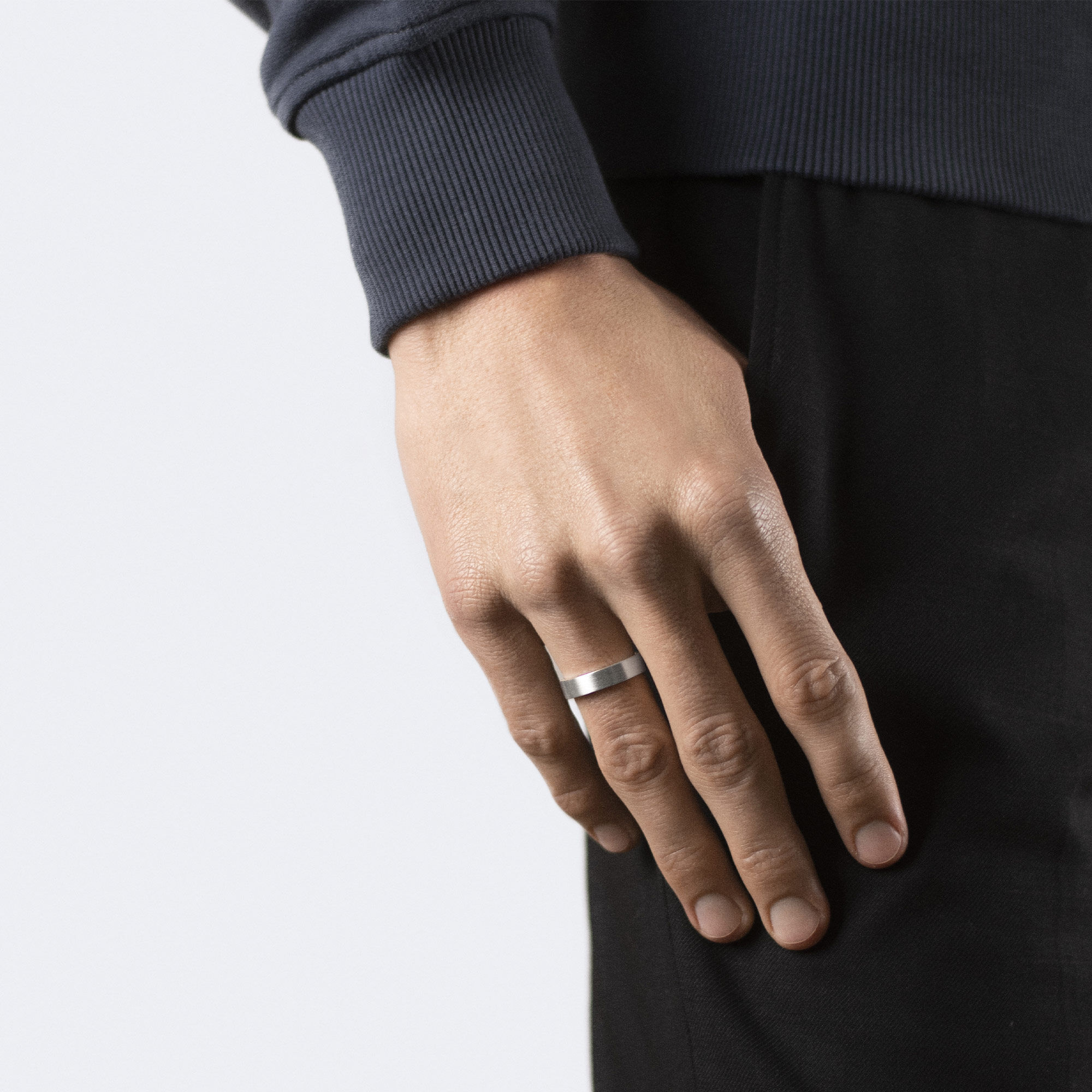 7g Brushed Silver Ribbon Ring