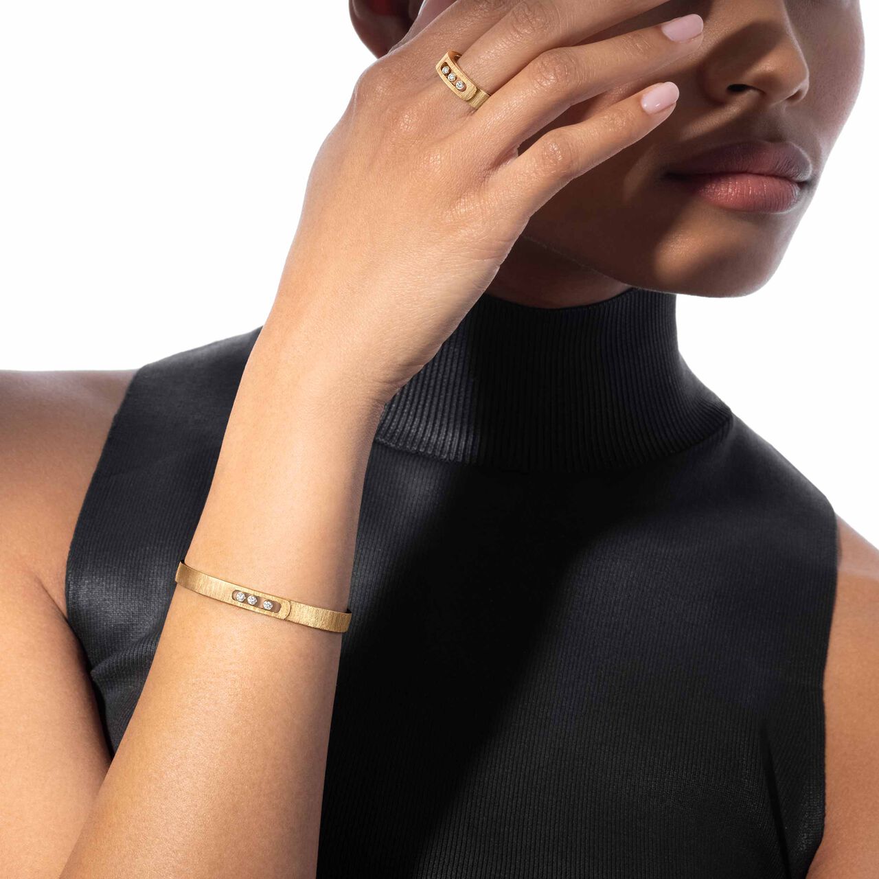 Move Noa Cisel&eacute; Yellow Gold and Diamond Bangle image number 1