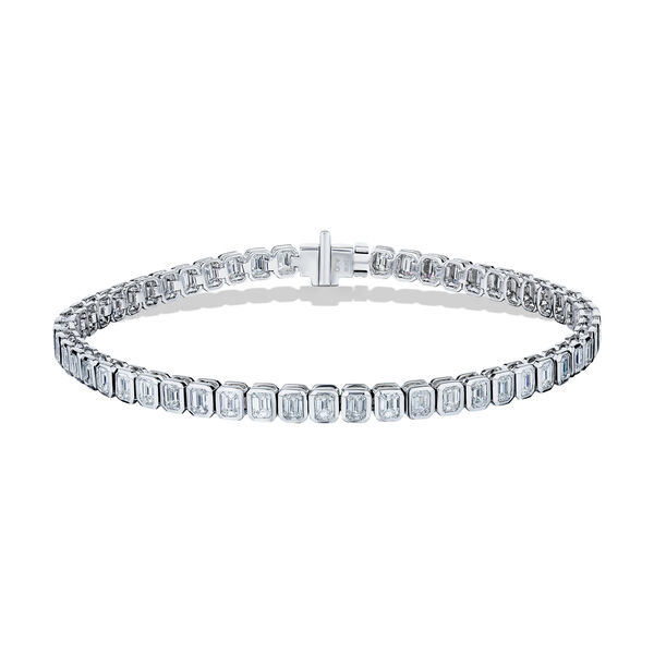 Bracelet en ligne de diamant en coupe emeraude en or blanc