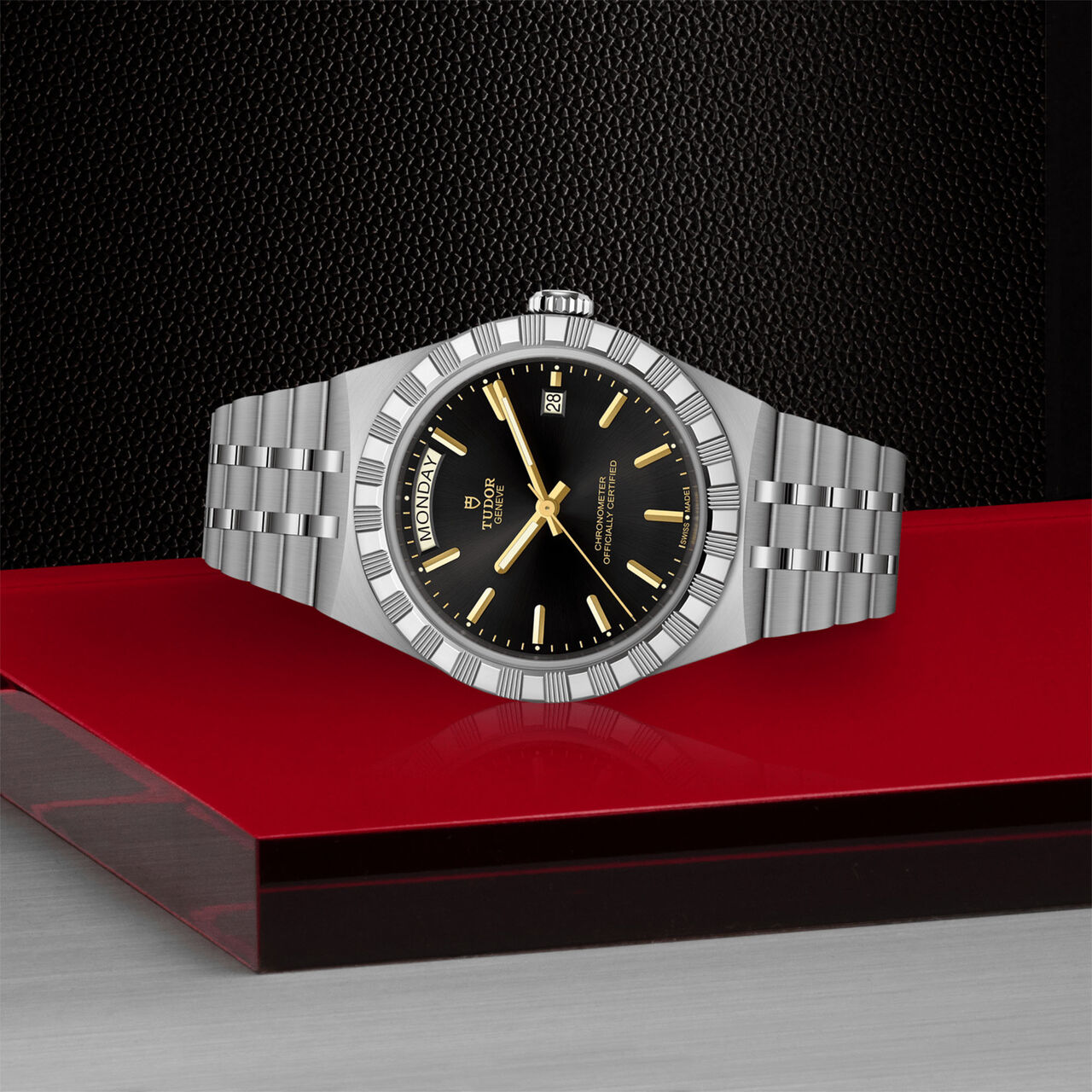 TUDOR Royal Automatic 40 mm Stainless Steel image number 2