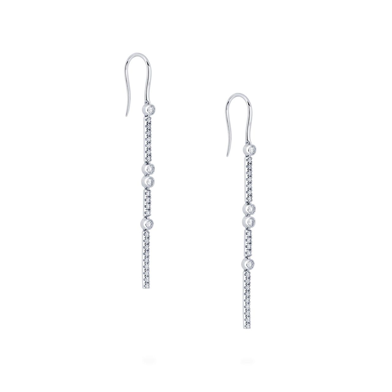 Boucles d'oreilles pendantes en diamants image number 3