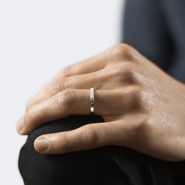 3g Polished Silver Ribbon Ring