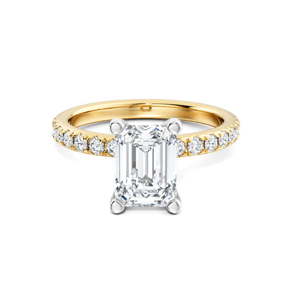 Bague de fian&ccedil;ailles en or jaune avec solitaire &eacute;meraude et pav&eacute; de diamants, avec halo cach&eacute; en pav&eacute;