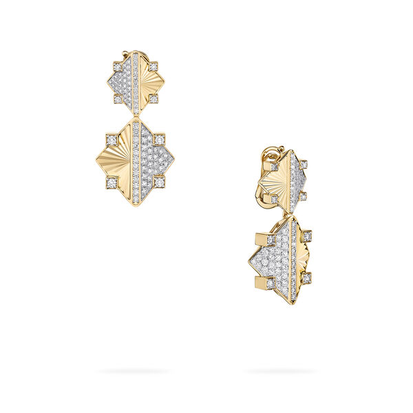 Exceptionnelles boucles d'oreilles pendantes en or jaune guilloché et diamants