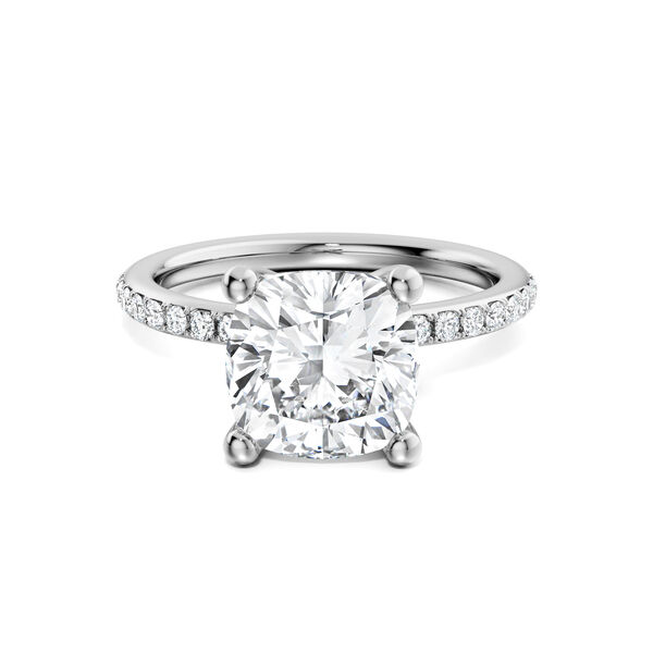 Bague de fiançailles à diamant de coupe coussin avec anneau pavé