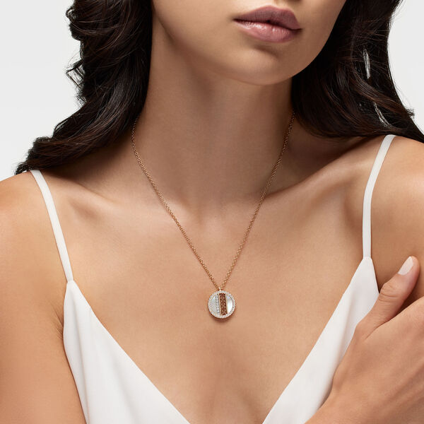 Pendentif médaillon nacre et diamant