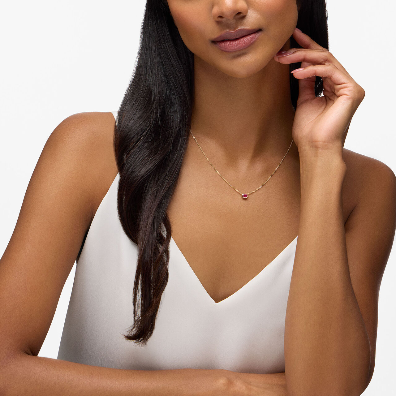 Birks Essentials Collier en or jaune avec rubis image number 1