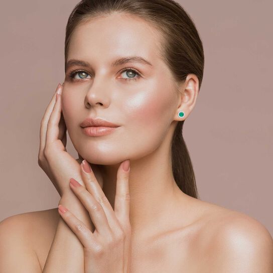 maison birks salon emerald diamond bezel stud earrings sg13107e 8e on model image number 2