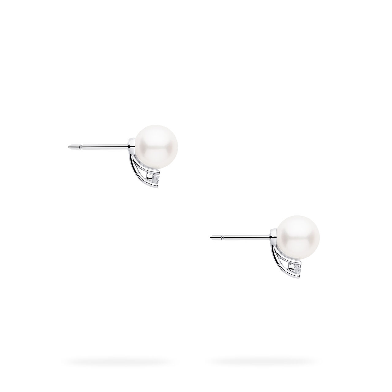Birks Pearls 7-7.5 mm AA Akoya Pearl Earrings in White Gold image number 4