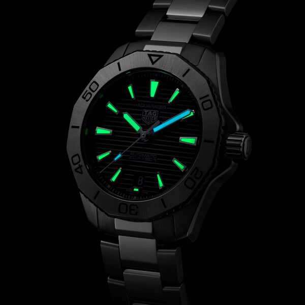 Aquaracer Professional 200 40 mm automatique en acier inoxydable