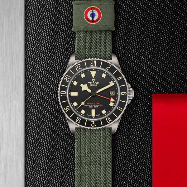 Pelagos FXD Automatic GMT 42 mm Titanium