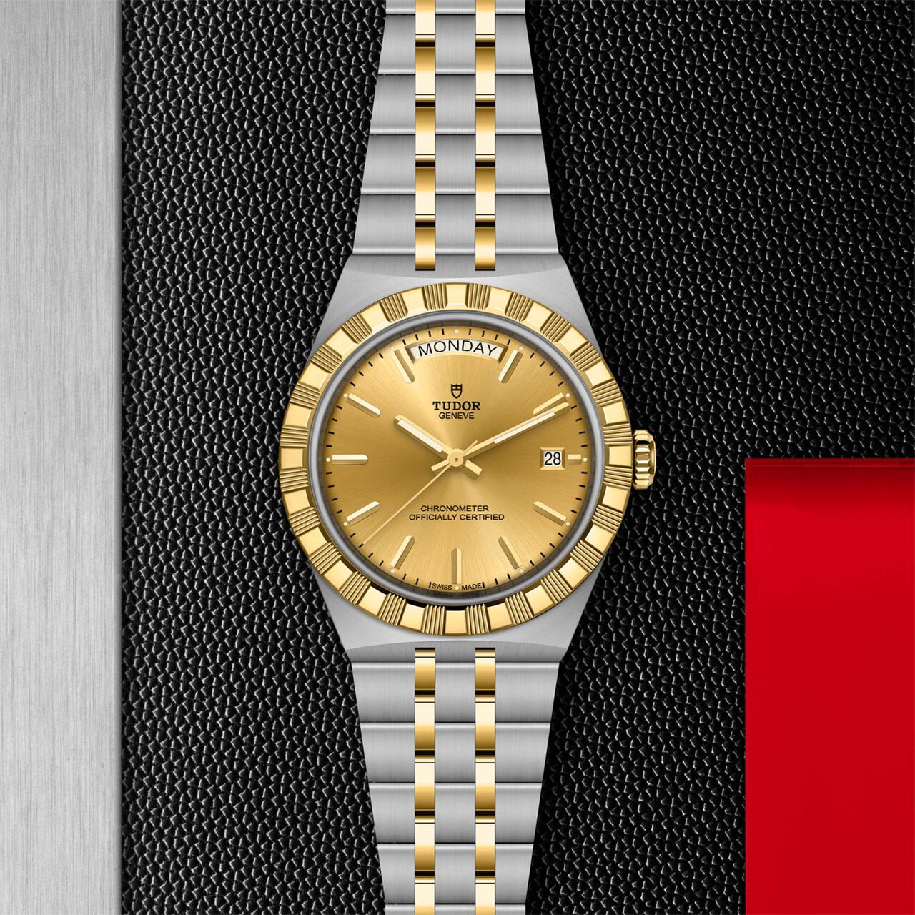 TUDOR Royal 40 mm automatique en acier inoxydable et or jaune image number 1
