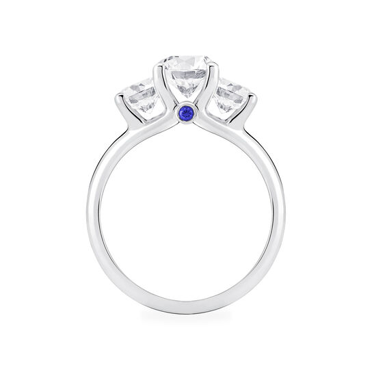 Bague de fiançailles à trois diamants ronds image number 2