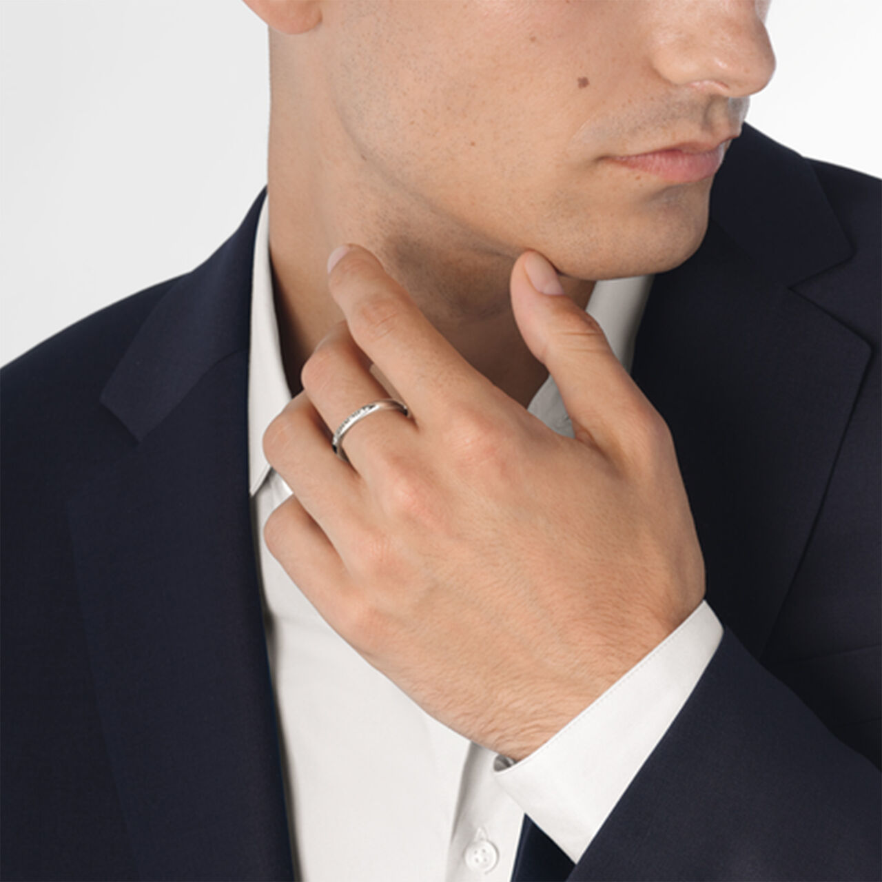 Les &Eacute;ternelles de Chaumet Platinum and Diamond Wedding Band image number 1