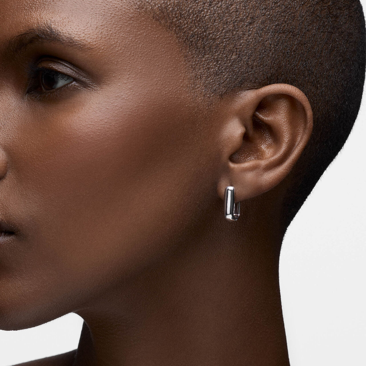 Silver U-Shape Huggies, 16MM image number 1