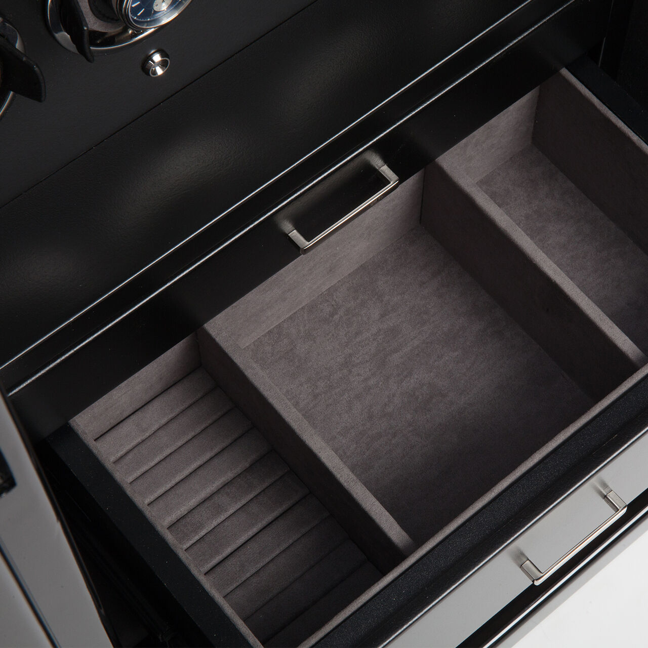 WOLF Atlas Onyx 12 Piece Winder Interior image number 3