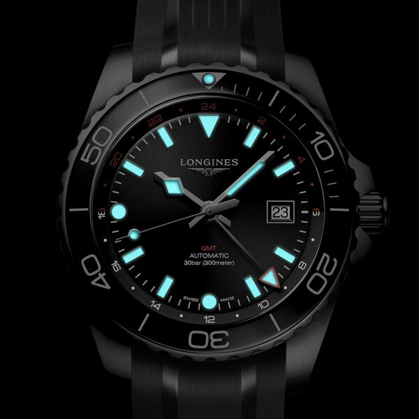 HydroConquest 43 mm GMT automatique en acier inoxydable