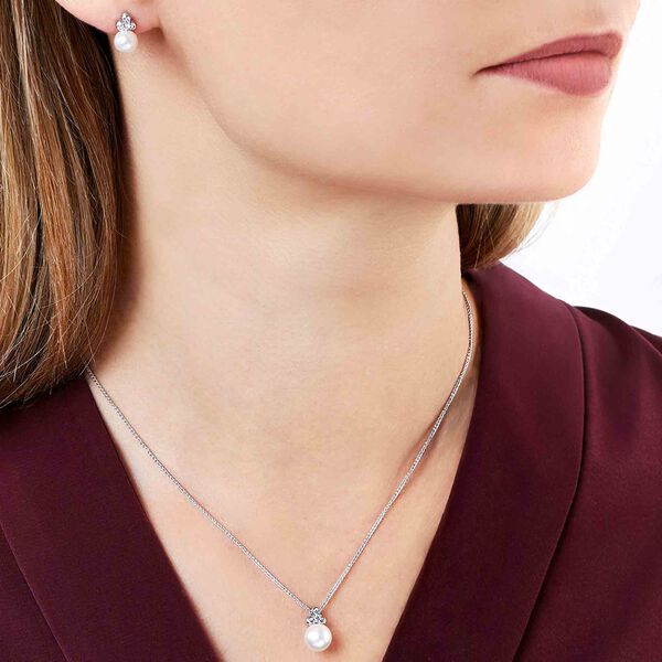 Collier Trend en or blanc avec une perle et diamants