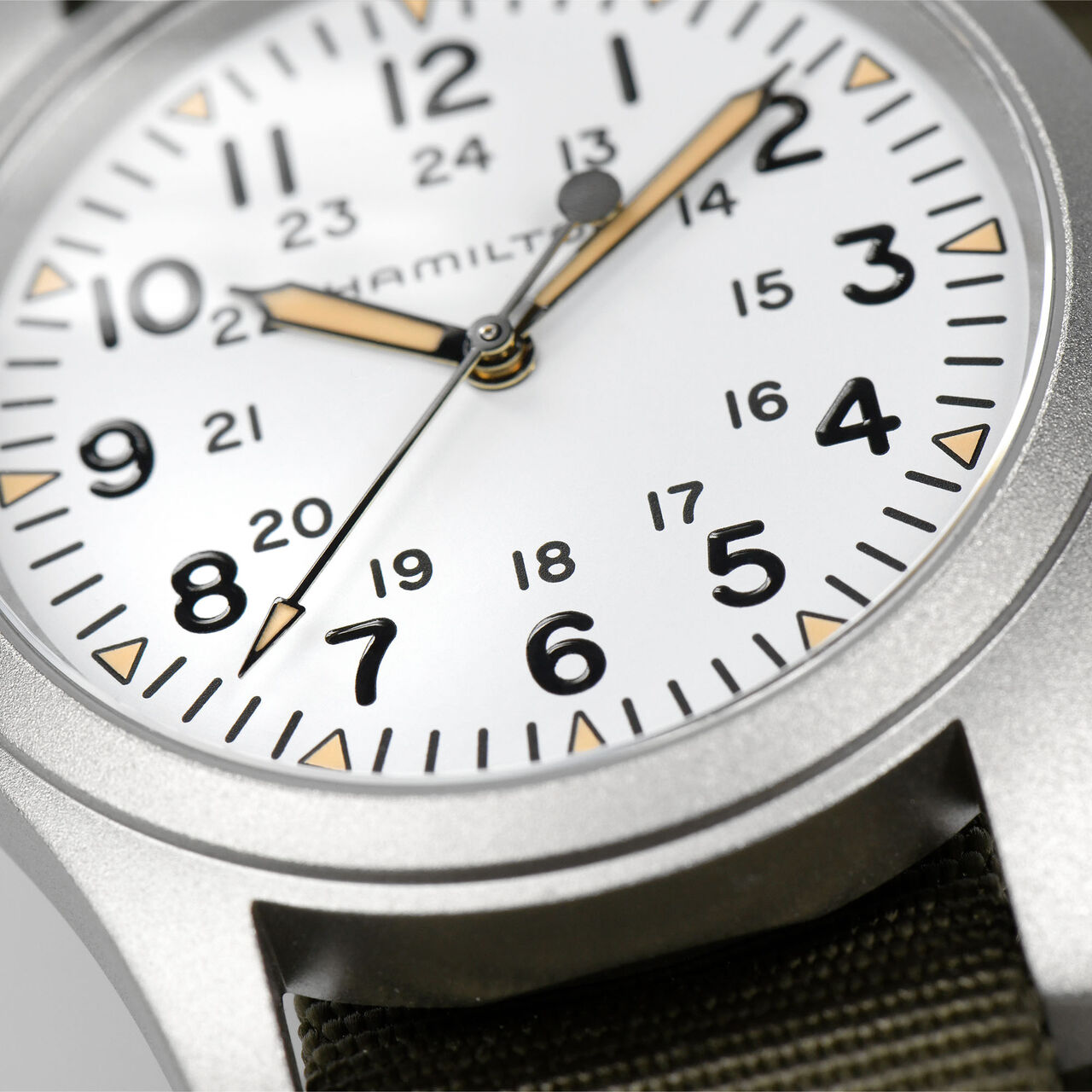 Hamilton Khaki Field 38 mm manuelle en acier inoxydable image number 3