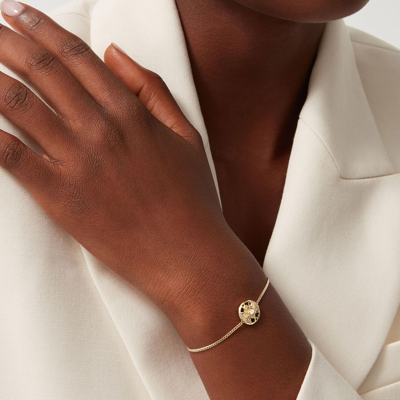 Emblem Yellow Gold Diamond and Onyx Bracelet image number 2