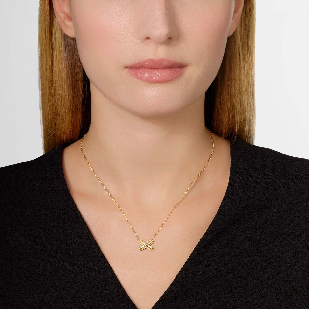 Chaumet Jeux De Liens Yellow Gold and Diamond Pendant 86024 image number 1