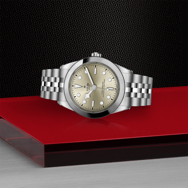 Black Bay One 39 mm automatique en acier inoxydable