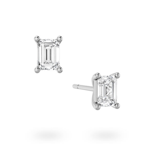 Boucles d'oreilles solitaires en diamant taille &eacute;meraude