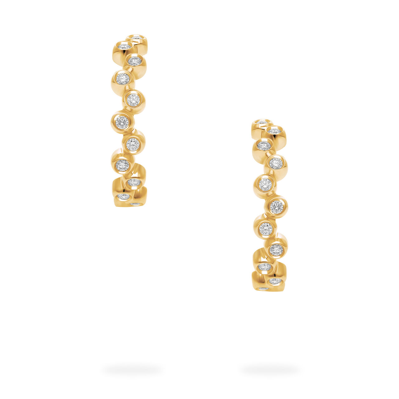 Birks Iconic Yellow Gold and Diamond Splash 18 mm Hoop Earrings image number 2