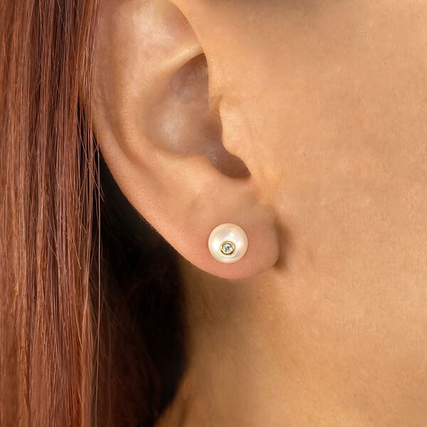 Boucles d'oreilles clous Jackie en or jaune avec perles et diamants