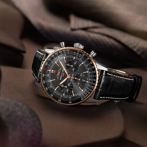 Navitimer B01 Automatic Chronograph 43 mm Stainless Steel and Red Gold - Limited Edition